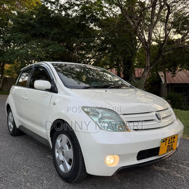 Toyota IST 2005 White