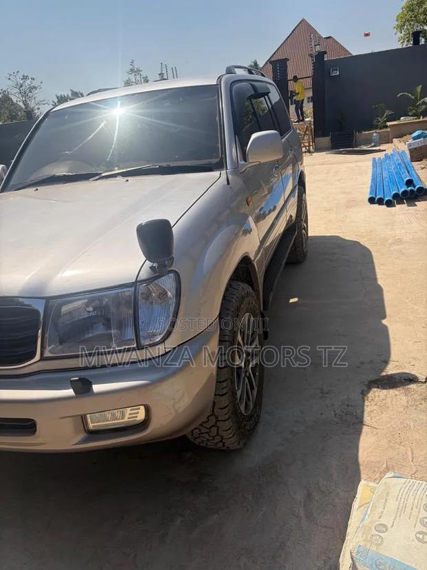 Toyota Land Cruiser 2006 Beige
