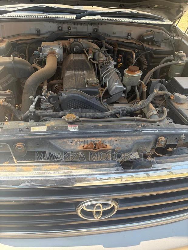Toyota Land Cruiser 2006 Beige