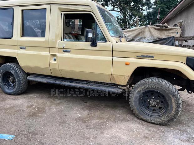 Toyota Land Cruiser 2003 Beige