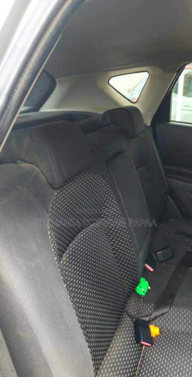 Toyota Harrier 2005 White