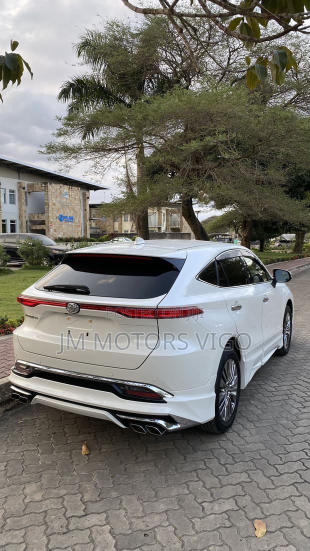Toyota Harrier 2022 White