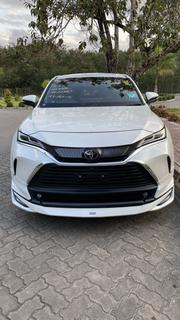 Toyota Harrier 2022 White for sale