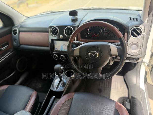 Mazda Verisa 2010 White