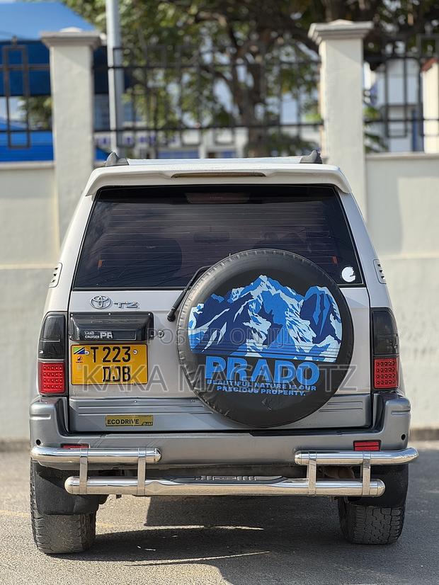 Toyota Land Cruiser Prado 2000 White
