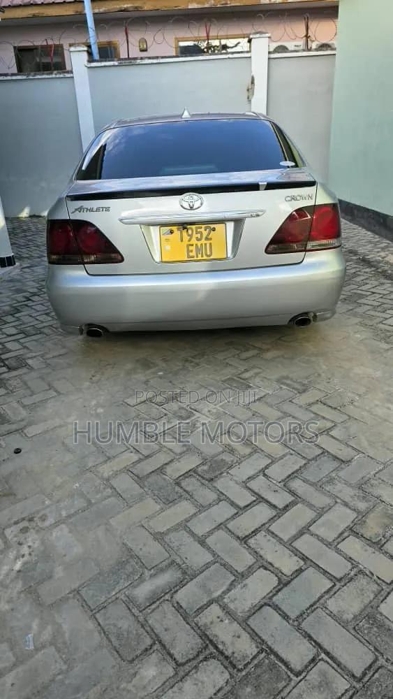 Toyota Crown 2006 Silver