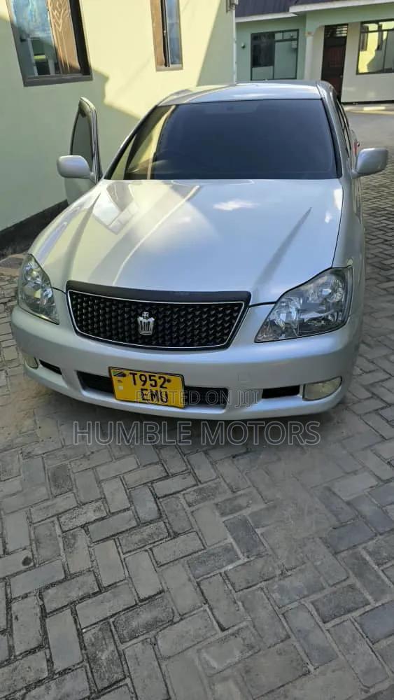Toyota Crown 2006 Silver