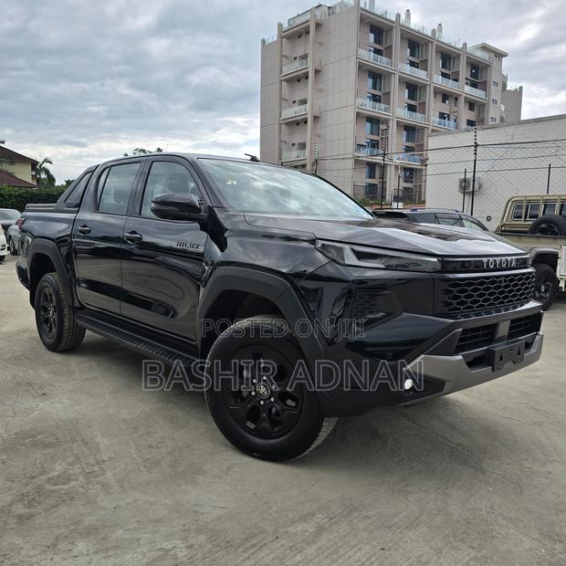 New Toyota Hilux 2025 Matt Black
