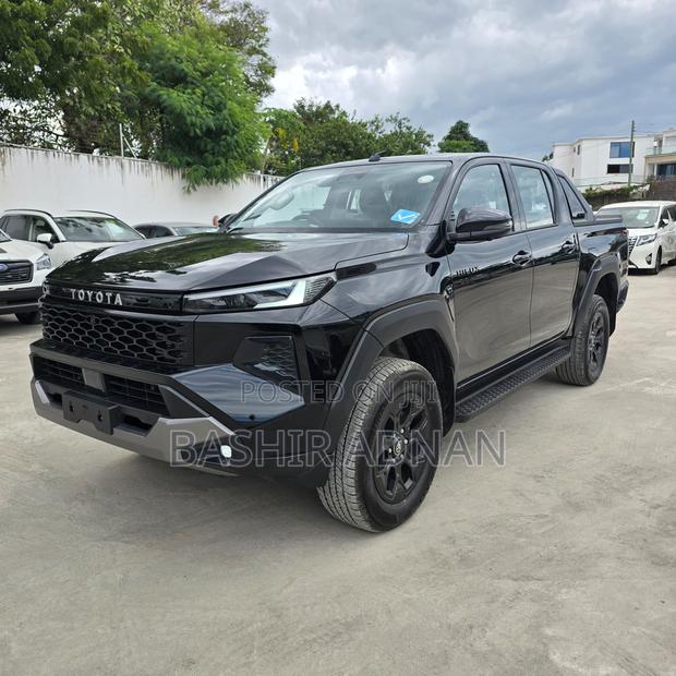 New Toyota Hilux 2025 Matt Black
