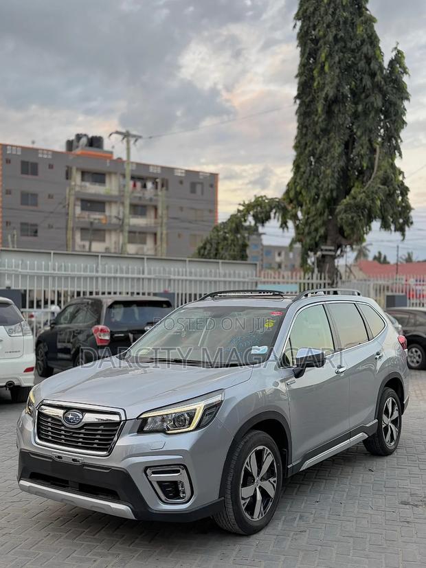 Subaru Forester 2019 Silver
