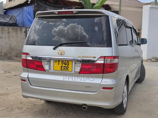 Toyota Alphard 2007 Silver