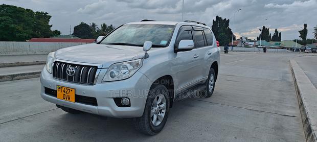 Toyota Land Cruiser Prado 2010 Silver