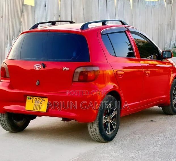 Toyota Vitz 2003 Red