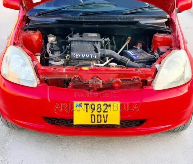 Toyota Vitz 2003 Red