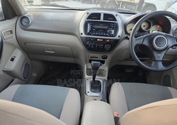 Toyota RAV4 Automatic 2000 Gold