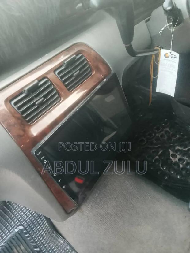 Toyota Noah 2001 White