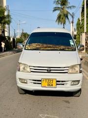 Toyota Noah 2002 White for sale