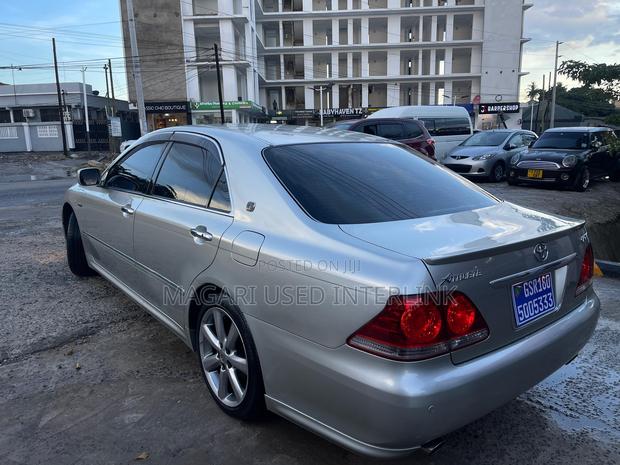 Toyota Crown 2004 Silver