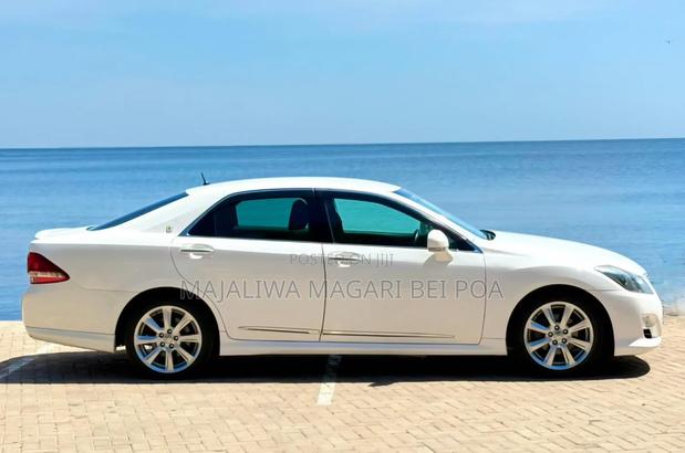 Toyota Crown 2008 White