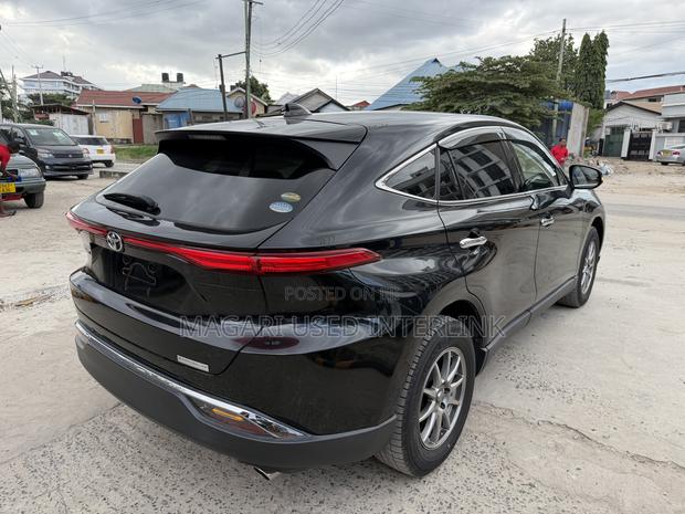 Toyota Harrier 2.0 2021 Black