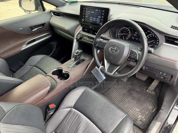 Toyota Harrier 2.0 2021 Black