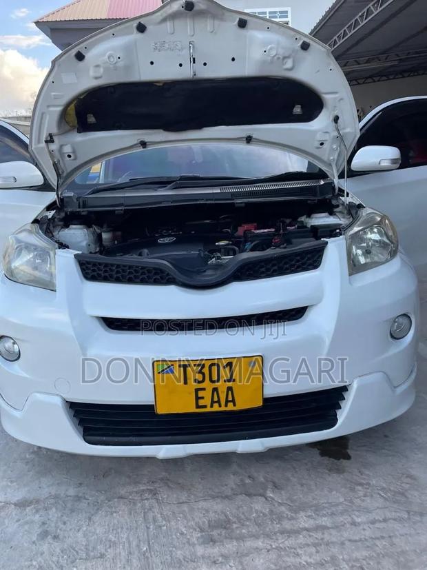 Toyota IST 2010 White