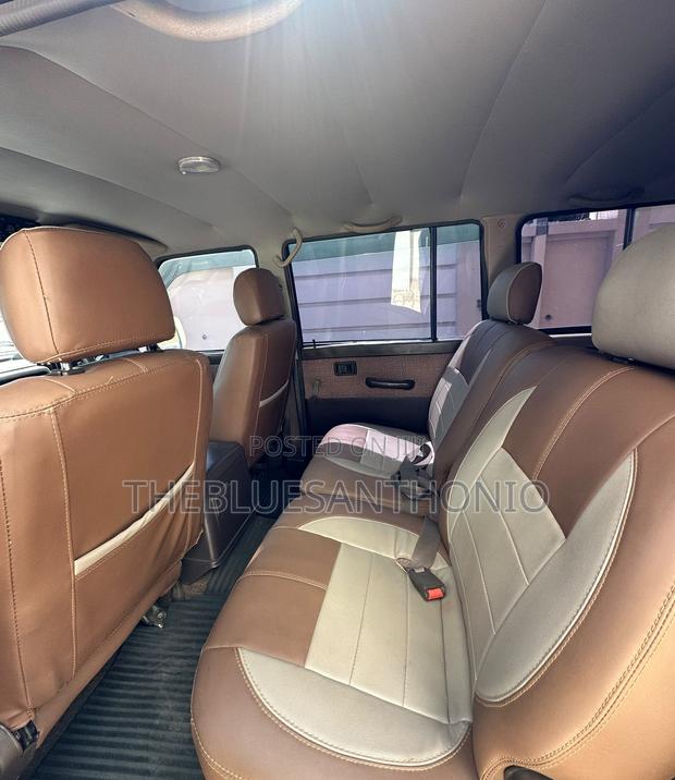 Nissan Patrol 1993 Brown