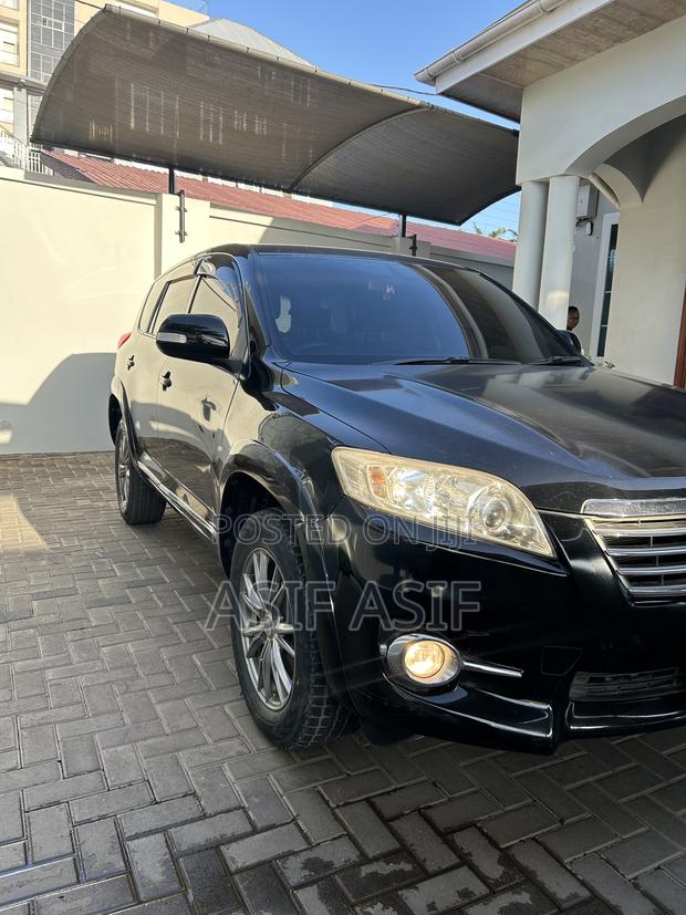 Toyota Vanguard 2012 Black
