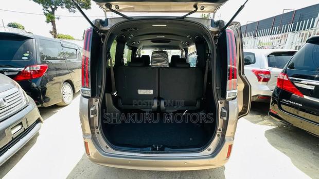 Toyota Noah 2020