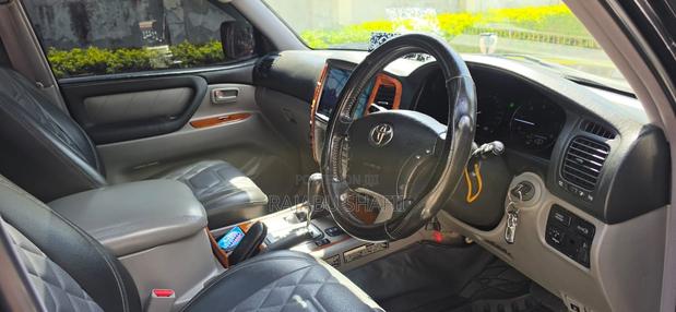 Toyota Land Cruiser 100 4.2 2006 Black