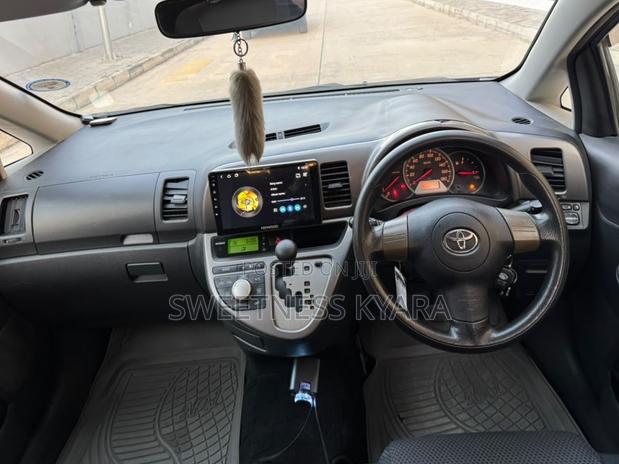 Toyota Wish 2005 Blue