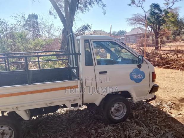 Toyota TownAce 2003 White