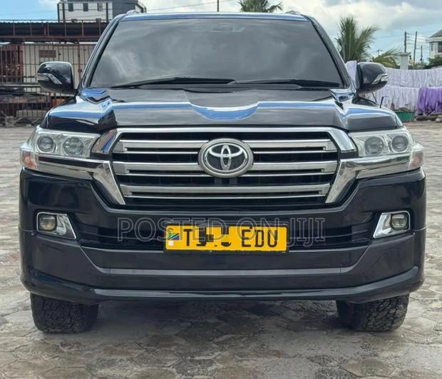 Toyota Land Cruiser 2011 Black