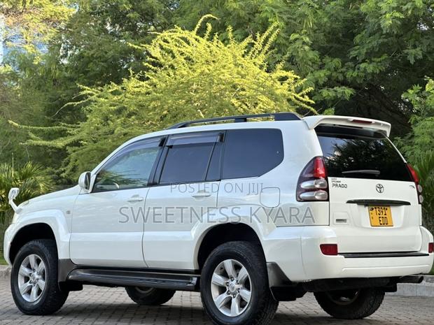 Toyota Land Cruiser Prado 2006 White