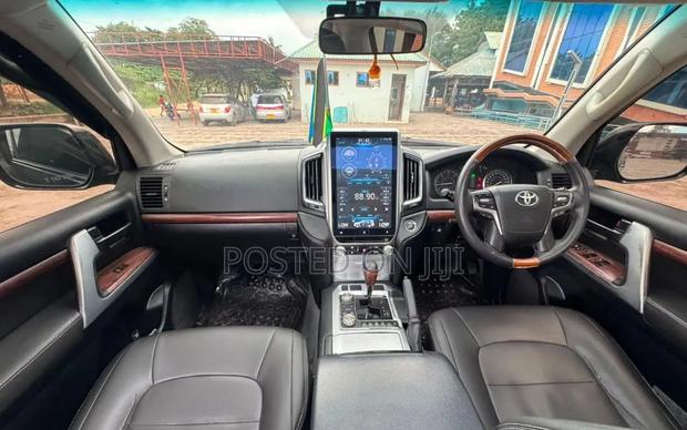 Toyota Land Cruiser 2011 Black