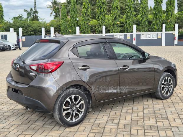 Mazda Demio 2016 Gray