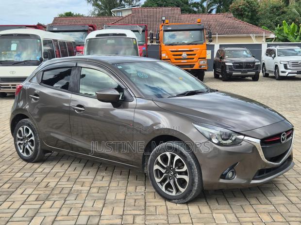 Mazda Demio 2016 Gray