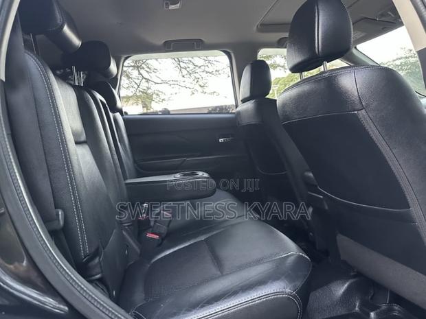 Mitsubishi Outlander 2015 Black