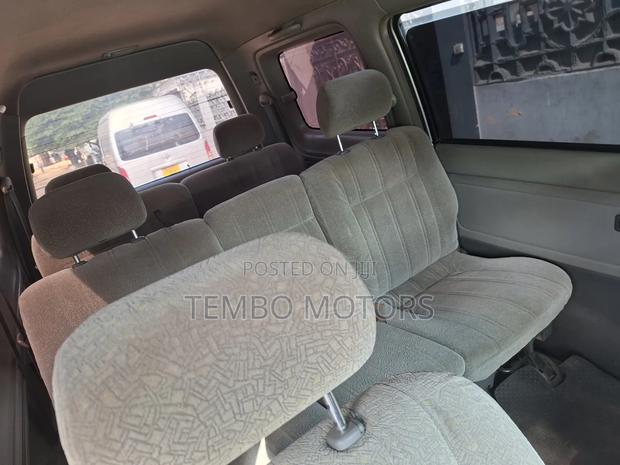 Toyota Noah 2001 Silver