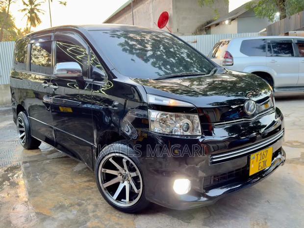 Toyota Noah 2008 Black