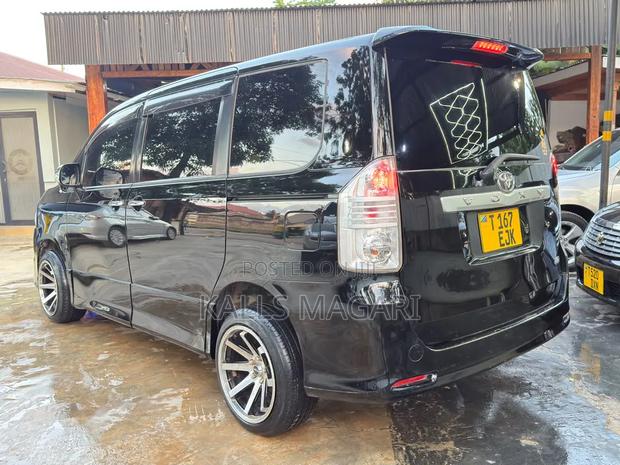 Toyota Noah 2008 Black