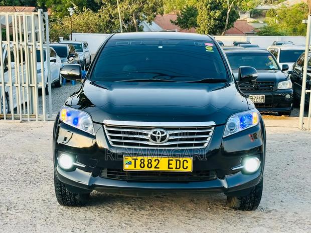 Toyota Vanguard 2012 Black