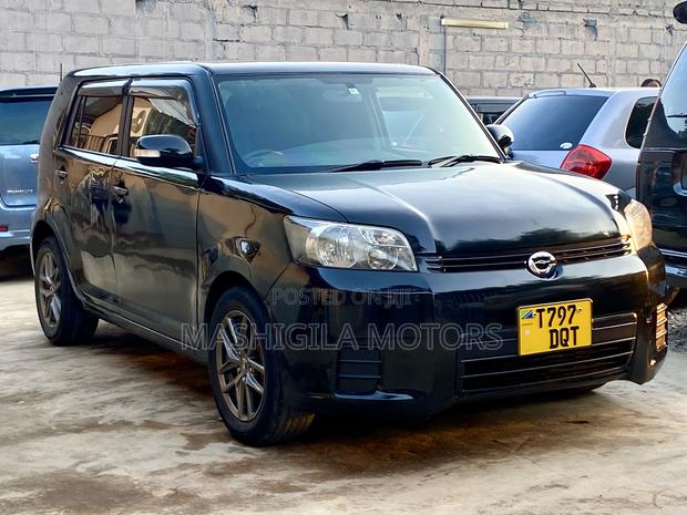 Toyota Corolla Rumion Hatchback 1.5 FWD 2007 Black