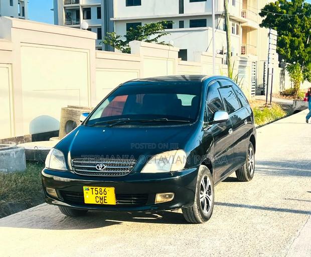 Toyota Nadia 2003 Black