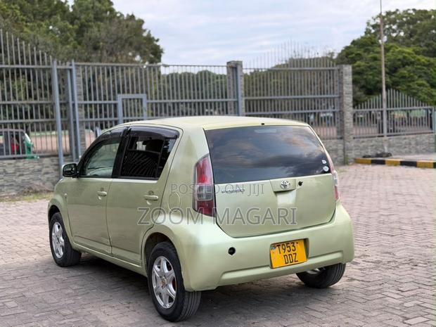 Toyota Passo 2004 Green