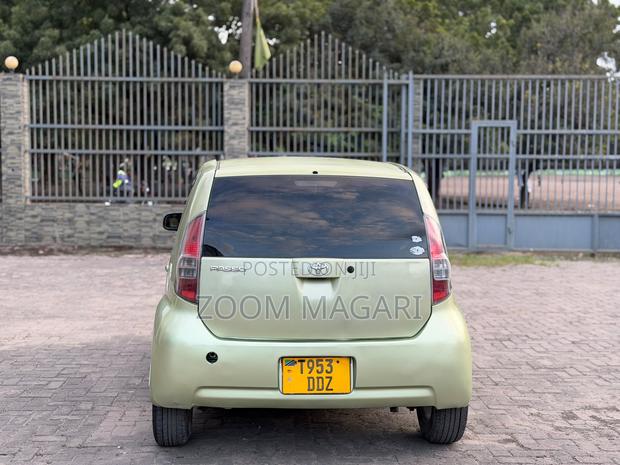 Toyota Passo 2004 Green