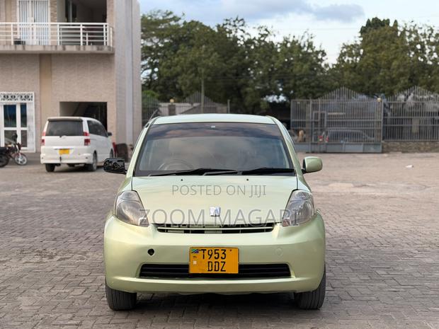 Toyota Passo 2004 Green