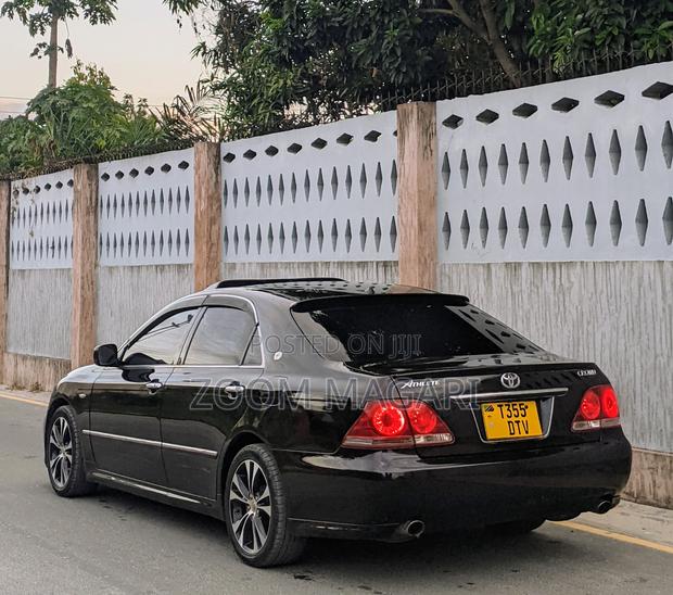 Toyota Crown 2007 Black