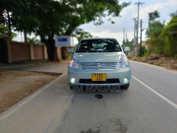 Toyota Raum 2003 Blue