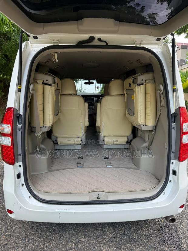 Toyota Noah 2010 White